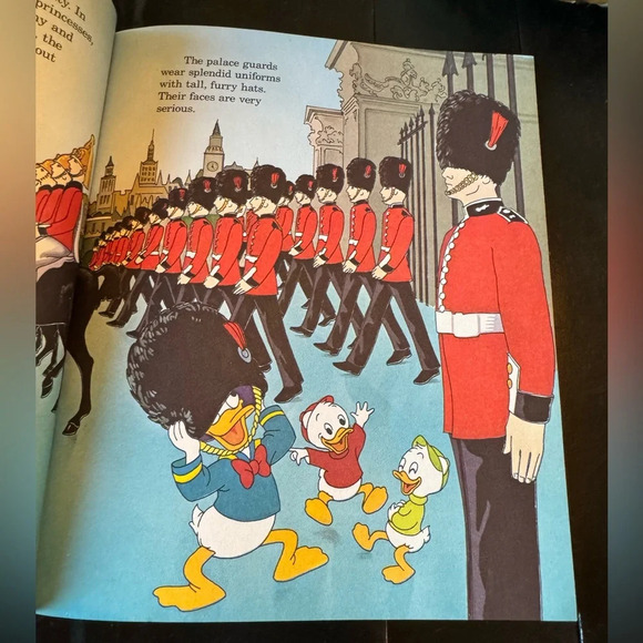 DISNEY Vintage 1986 Holidays Around the World Paperback Children’s Book - Picture 9 of 16